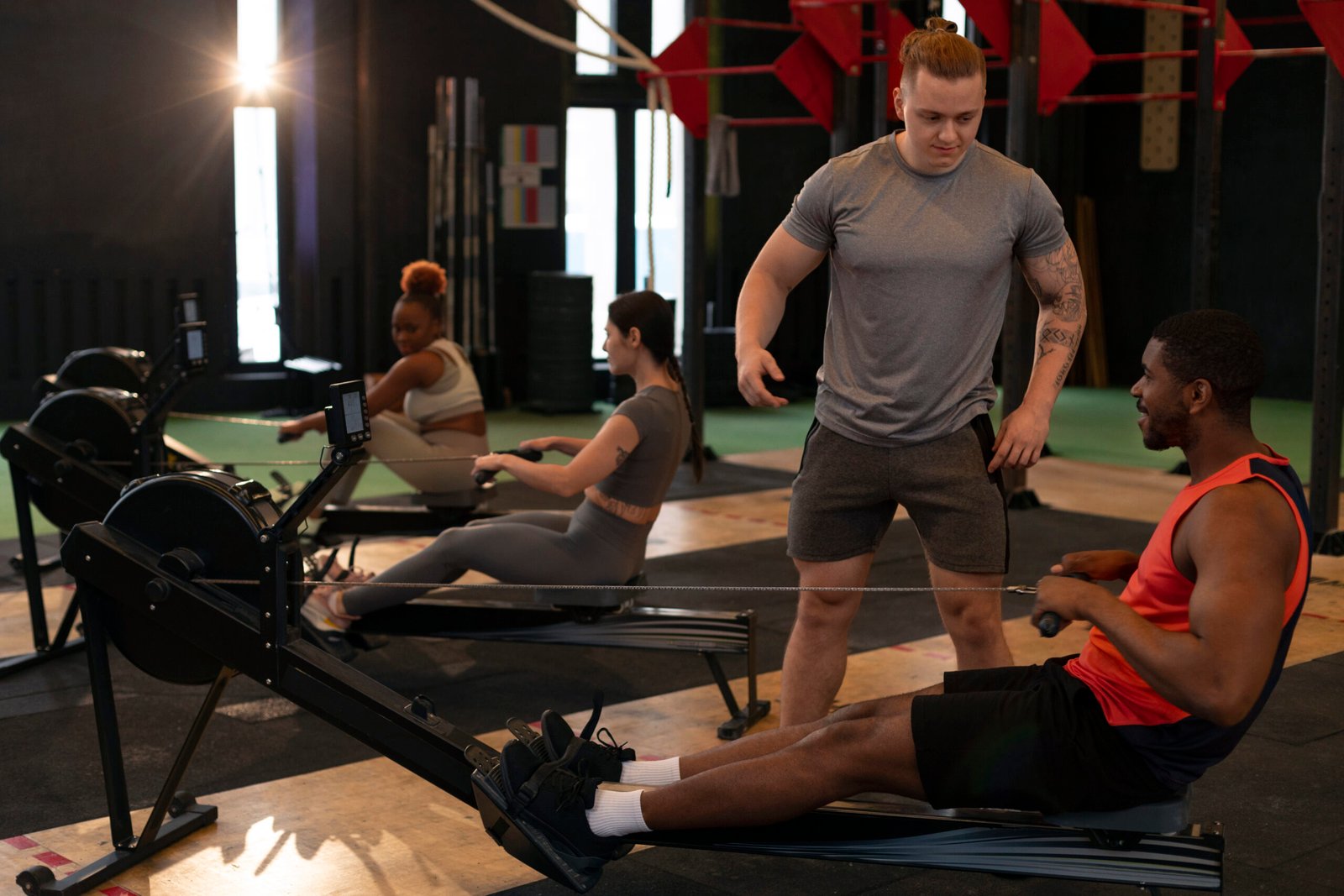 full-shot-people-training-together-gym (1)